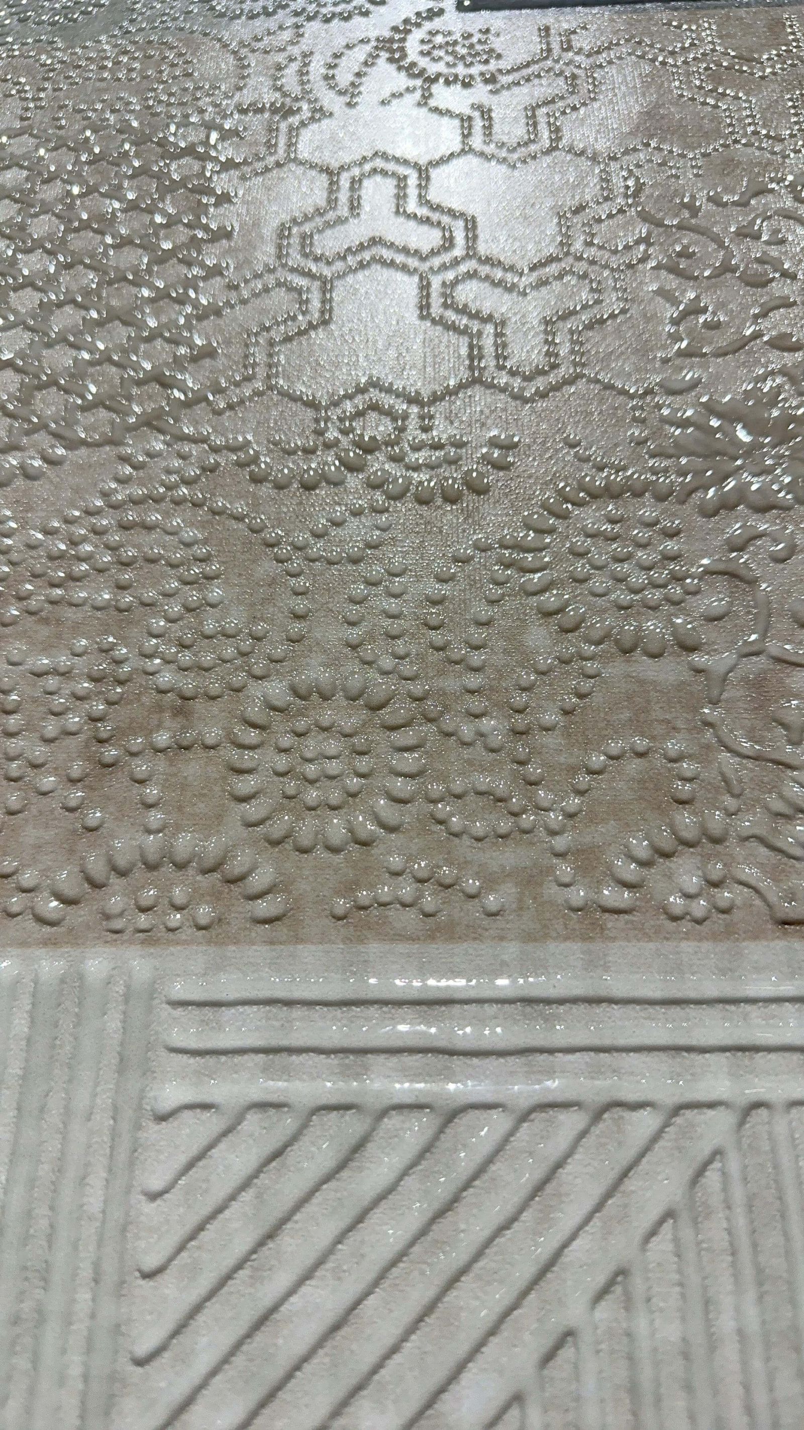 YUAN WU QU - صورة حقيقية